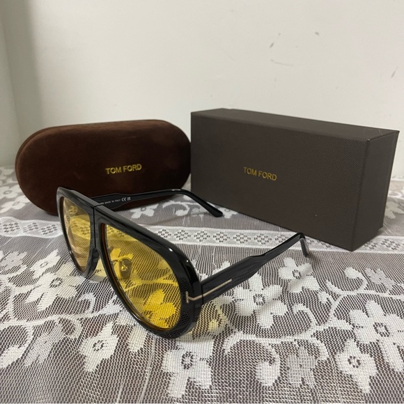Tom Ford Black Frame Sunglasses with Yellow Lenses - Picture 4 of 4